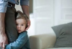 اضطراب جدایی در کودکان، آیا کودک شما به راحتی به مهد کودک و یا مدرسه می رود؟