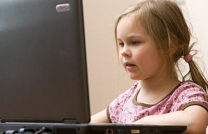 اینترنت برای کودکان،آری یا نه؟