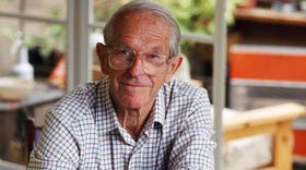 پدر علم ژنتیک و برنده دو جایزه نوبل درگذشت