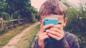 سایه سنگین موبایل بر سلامتی کودکان