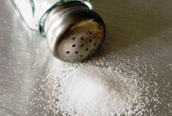 نمک تاثیری بر فشار خون ندارد!