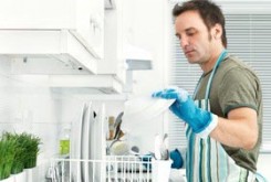 مشاركت كمتر مردان ثروتمند در کارهای خانه