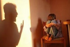 کودک آزاری عاطفی در خانواده ها