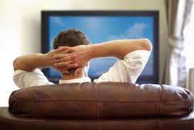 شب ها موقع تماشای تلویزیون خوابتان می برد؟ فشارخون دارید!