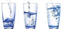 ۱۴ نشانه که شما آب کافی نمی نوشید