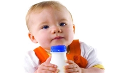 کودکانی که با شیر مادر تغذیه می‌شوند اعتماد به نفس بیشتری دارند