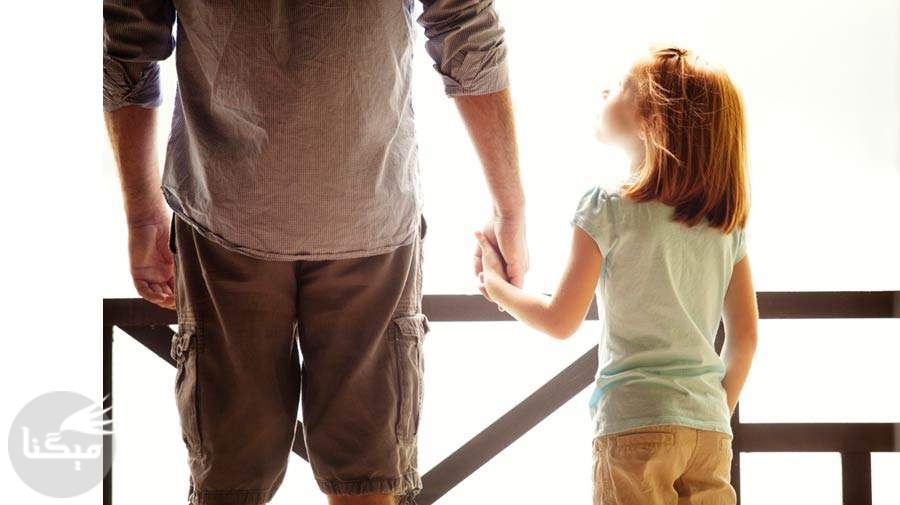 ارتباط مناسب پدر با دختر احتمال بزهکاری را در نوجوانی کاهش می دهد