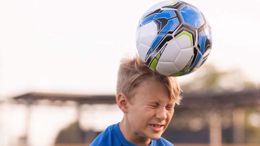 هشدار به فوتبالیست‌ها: با سر «ضربه» نزنید