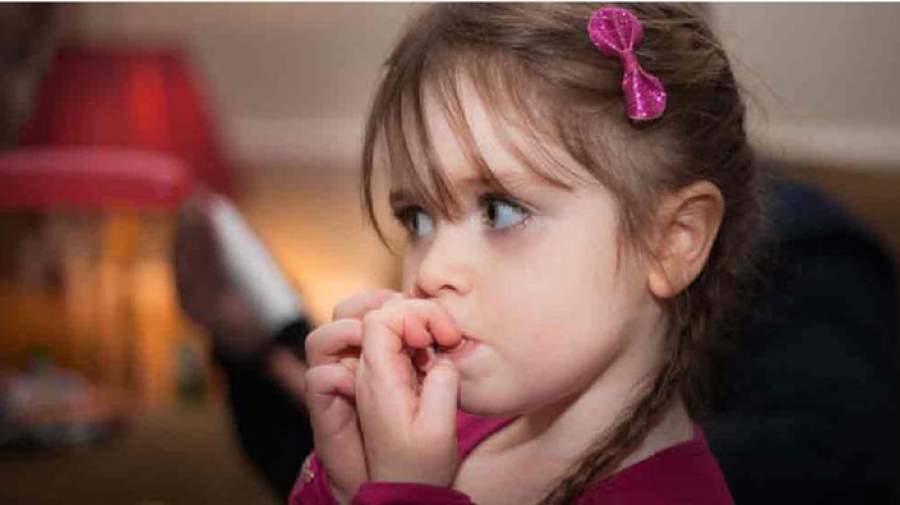 راهکار یک روانشناس برای جلوگیری از ناخن جویدن کودکان