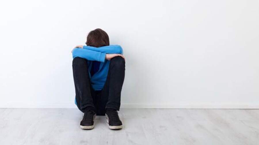 علائم جسمی و روحی افسردگی در نوجوانان