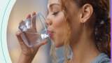 نوشیدن آب به موقع و به میزان کافی در سلامت روان نقش دارد