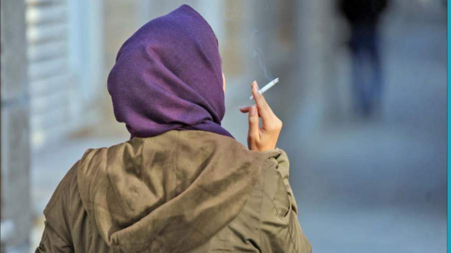 هشدار درباره افزایش پدیده سیگار کشیدن دختران