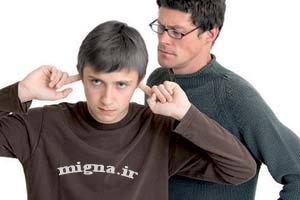 ۵ اشتباه والدين که نوجوانان را پنهان کار مي‌کند