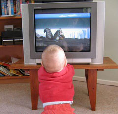 کودکان زیر 5 سال بیش از گذشته تلویزیون تماشا می‌کنند