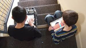 چگونگی نظارت و کنترل فعالیت های آنلاین کودکان