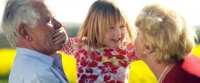 6 کاری که قبل از سپردن بچه‌ها به مادربزرگ باید انجام دهید