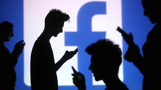 فیسبوک و هوش مصنوعی به کمک کاربران در معرض خطر می‌آیند