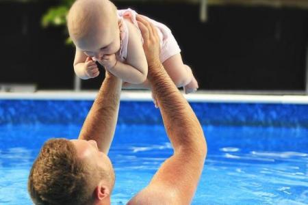 ارتباط پدر با نوزاد هوش کودک را زیاد می‌کند