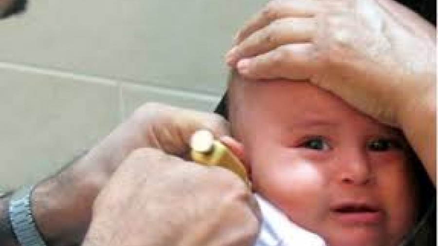 سوراخ کردن گوش نوزاد، بی توجهی یا تنبیه؟