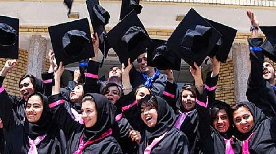 زنان فارغ‌التحصیل موفق‌تر از مردان تحصیل کرده