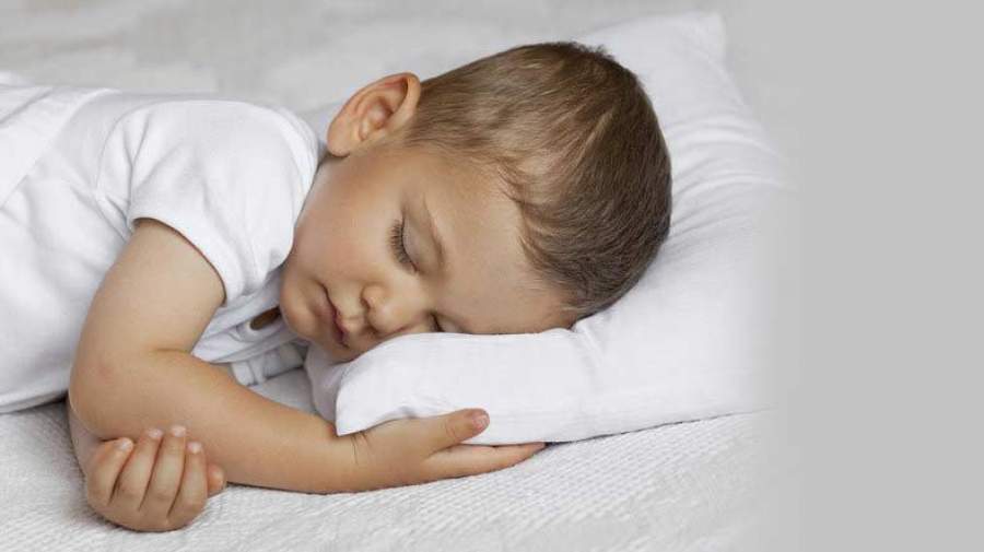 زمان مناسب جدایی محل خواب کودک از والدین