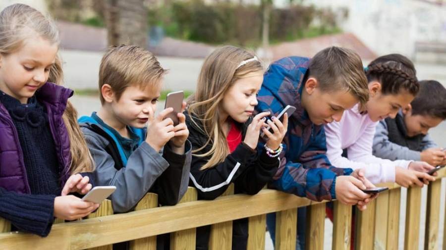 «موبایل» عامل مهم نگرانی والدین