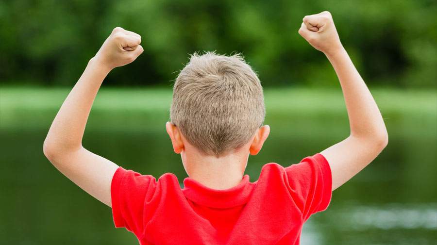 اعتماد به‌ نفس در کودکان چگونه شکل می‌گیرد؟