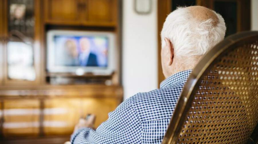 بار روانی رسانه ها برای سالمندان در دوران کرونا