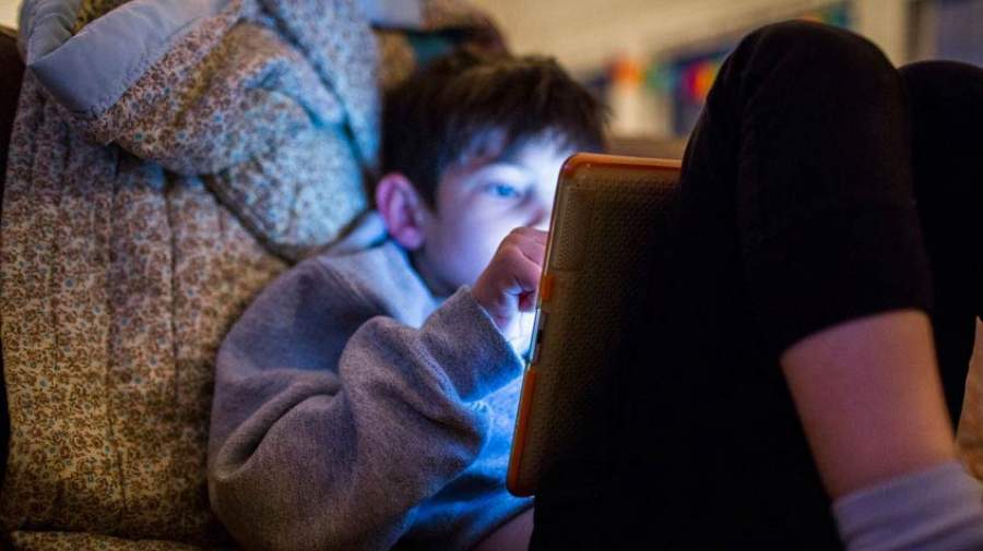 خطر مکالمات جنسی در کمین بچه ها/ والدین از ارتباطات اینترنتی فرزندانتان آگاه شوید