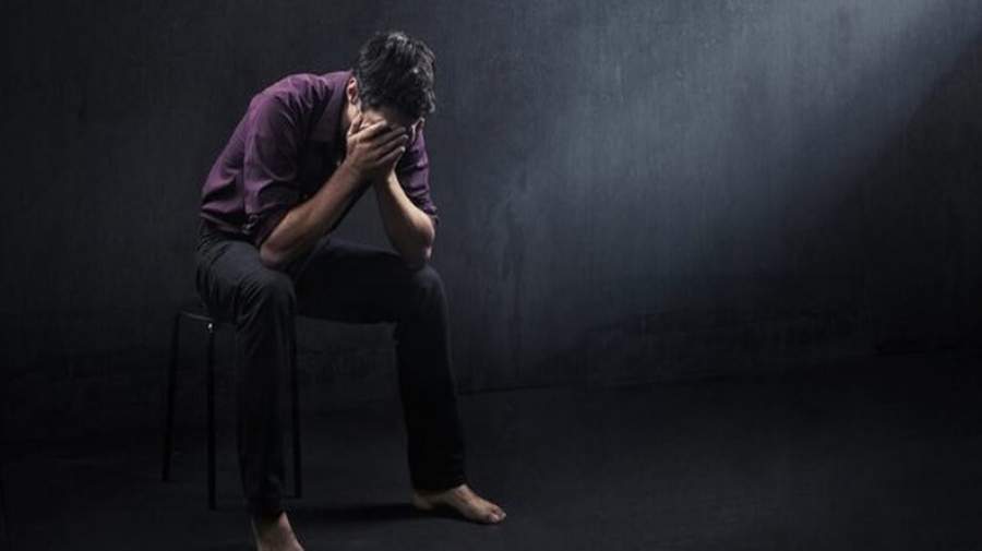 با یک فرد افسرده چگونه باید رفتار کنیم؟