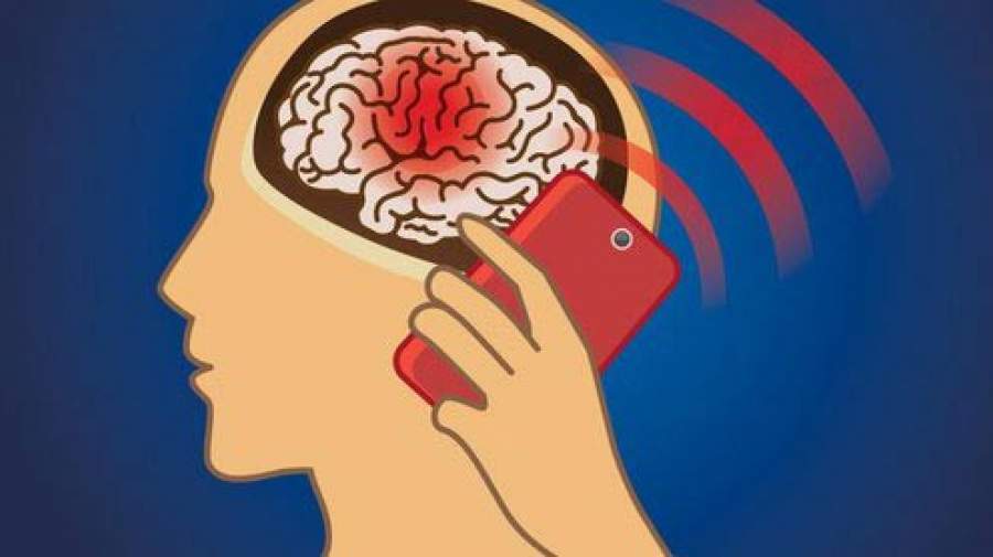 رابطه بین تومور مغزی و استفاده از تلفن همراه
