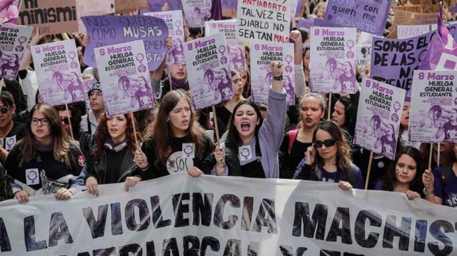 متلک انداختن به زنان در اسپانیا جرم شد!