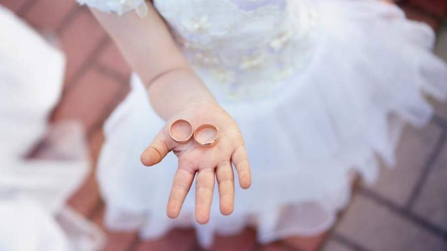 کودک همسری میتواند نتیجه برداشت نادرست از دین باشد