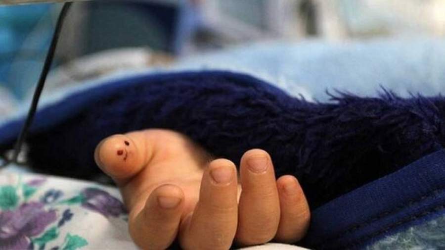 مرگ کودک در دنیای افیونی مادر